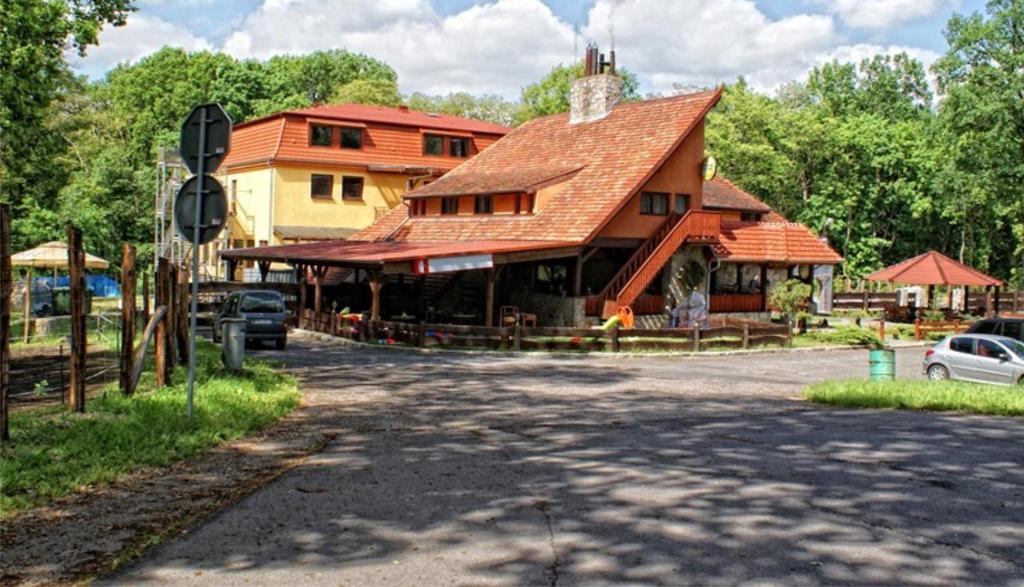 Zajazd Ostep Gorzyn Exterior photo